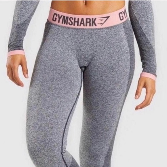 Gymshark Pants - GYMSHARK cropped grey leggings!